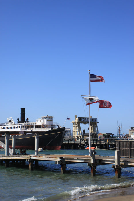 Zeus Poseidon Nautical Single Mast with Yardarm Fiberglass Flagpole